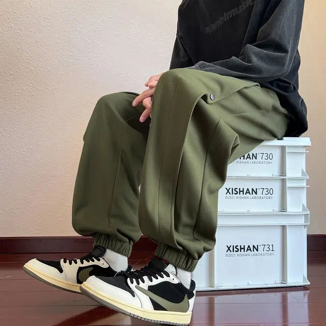 URBAN AUTHENTIC