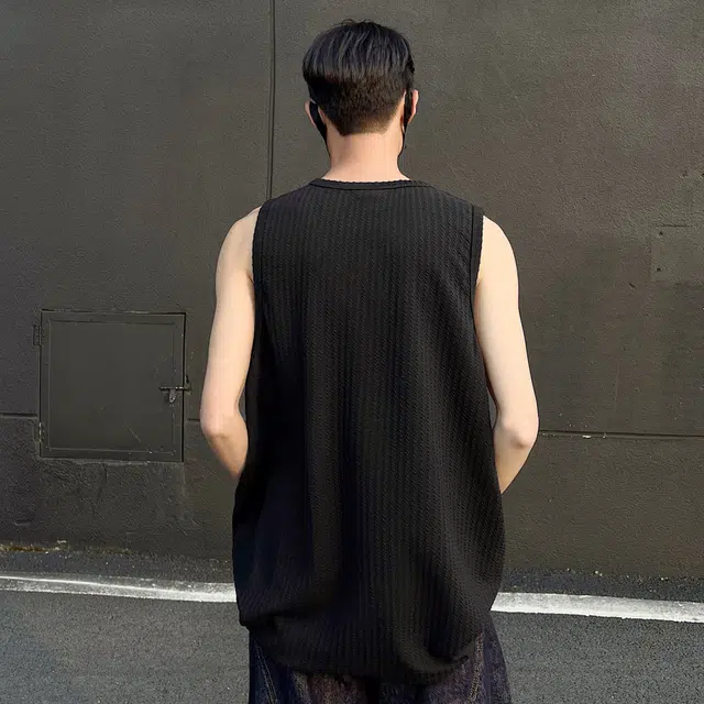 URBAN AUTHENTIC T