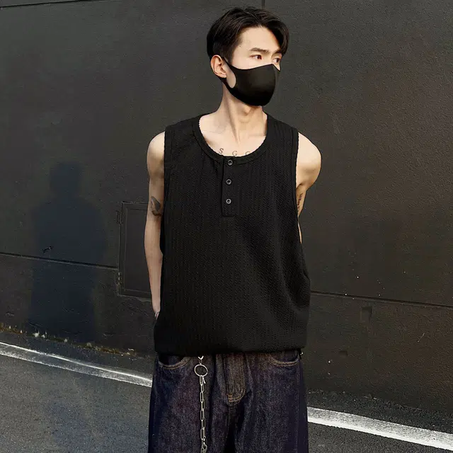 URBAN AUTHENTIC T
