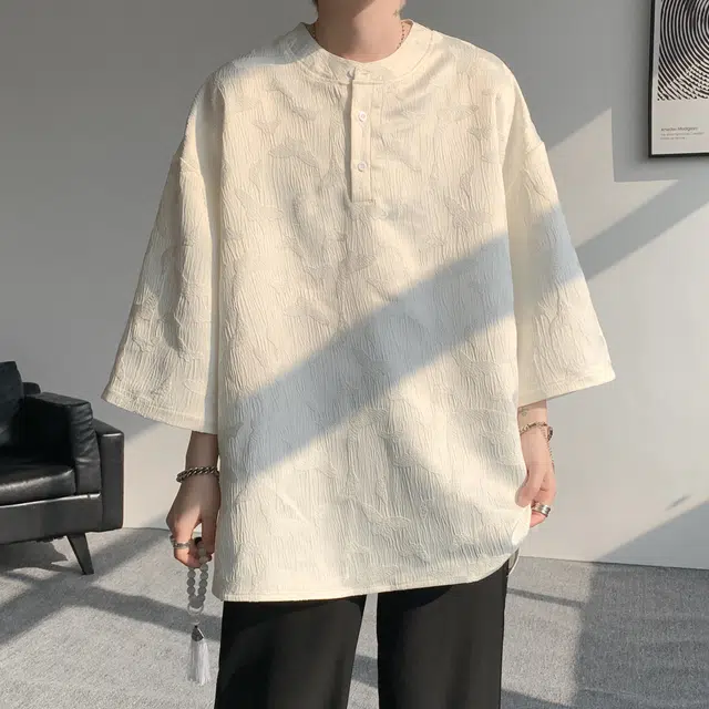 URBAN AUTHENTIC T