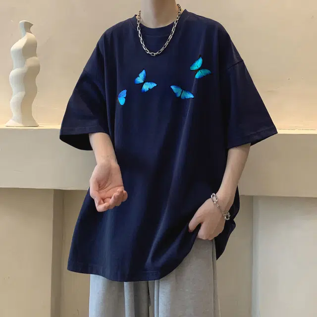 URBAN AUTHENTIC T