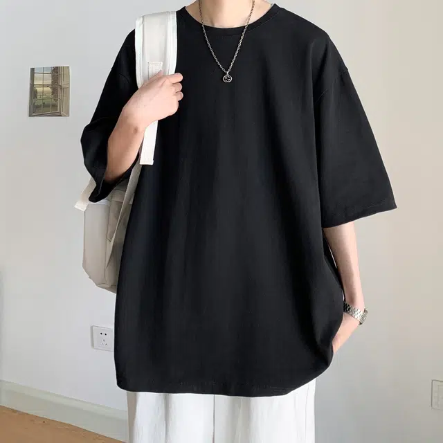 URBAN AUTHENTIC T