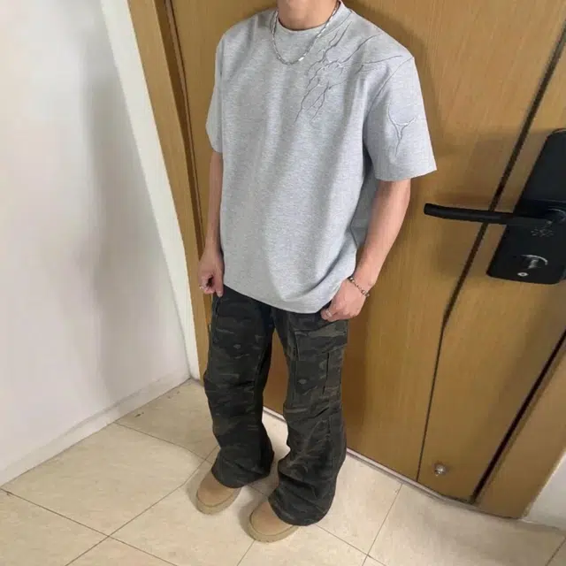 URBAN AUTHENTIC T