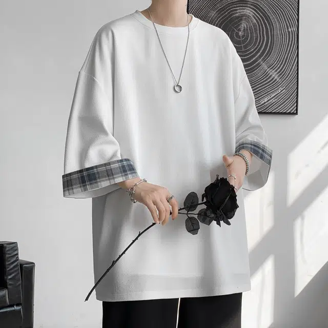 URBAN AUTHENTIC T