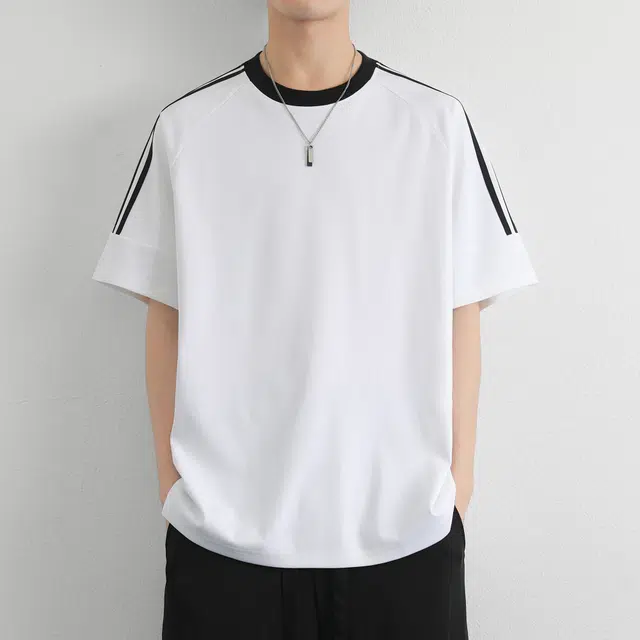 URBAN AUTHENTIC T