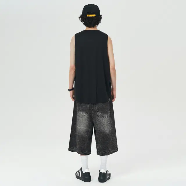 URBAN AUTHENTIC