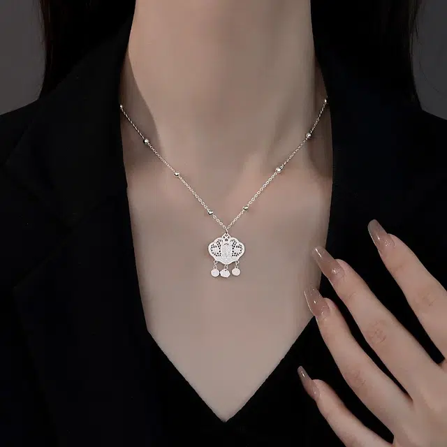 999