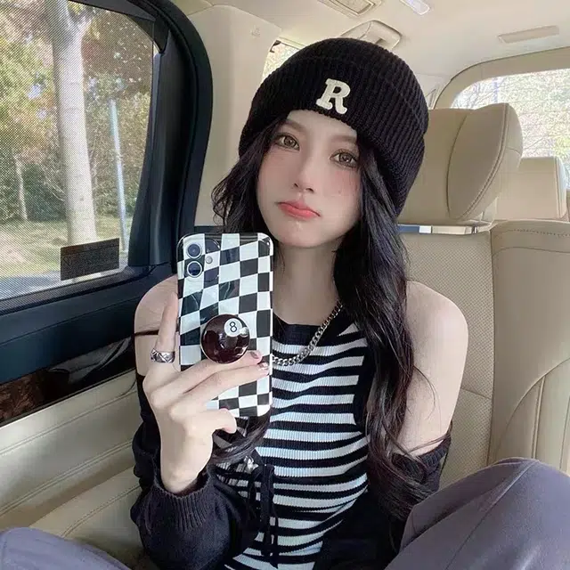R