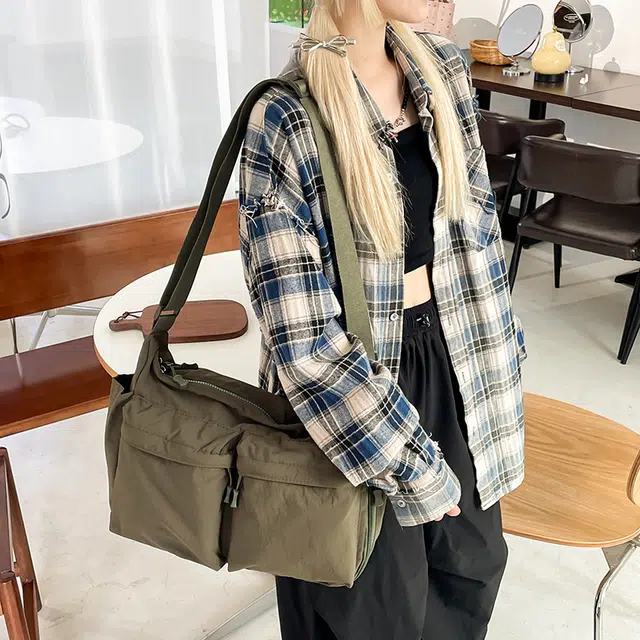 KAMLUI Nylon Shoulder Bag