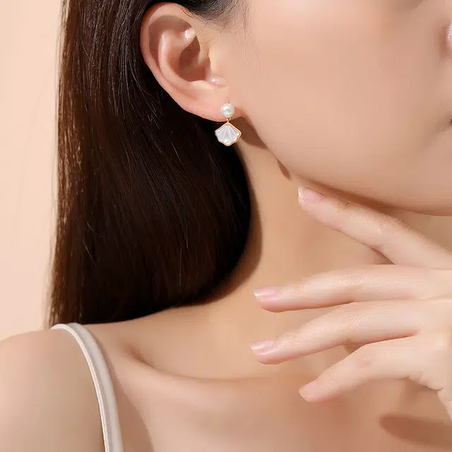 S925