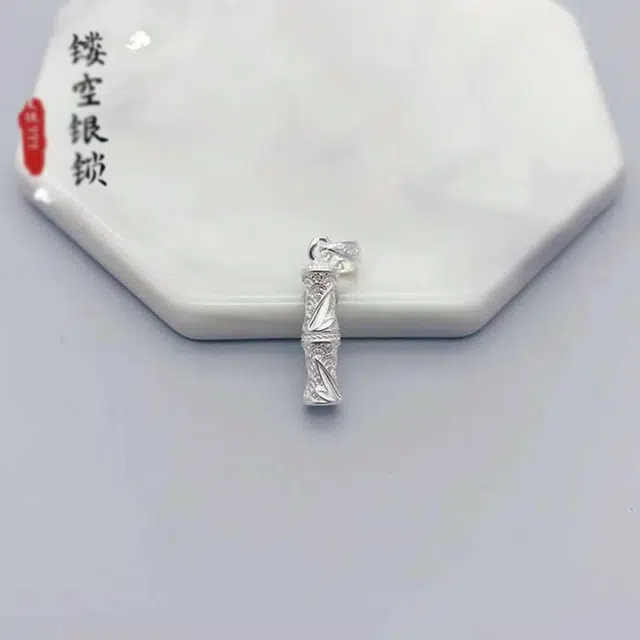 999