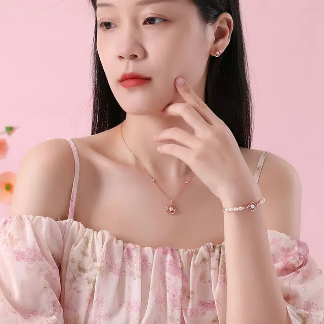 S925