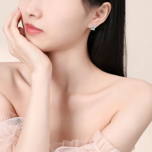 S925