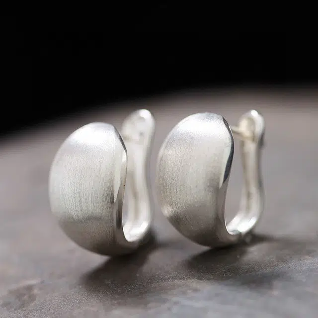 990