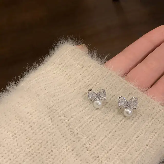 石缘聚 小巧轻奢锆石蝴蝶结珍珠 合金 贝珠 耳钉 女款