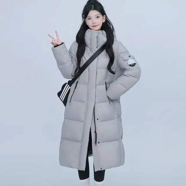 SNOW FLYING