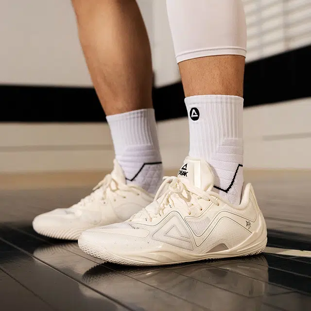 匹克 态极无双 丝滑鞋脚一体性  灵活贴地 防滑耐磨 低帮 实战篮球鞋 男款