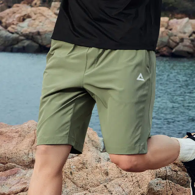 匹克 启系列 梭织冰丝短裤五分裤透气冰感通勤户外休闲运动裤跑步裤 男款 浅军绿