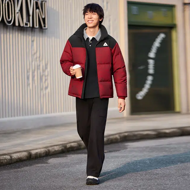匹克 驭雪短羽升级版 三防科技经典纯色简约户外通勤校园冬季防污立领加厚保暖石墨烯驭热休闲微宽松中厚羽绒服 男女同款 安可拉红色