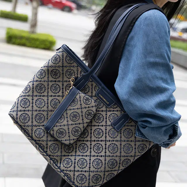 CHRISBELLA Tote
