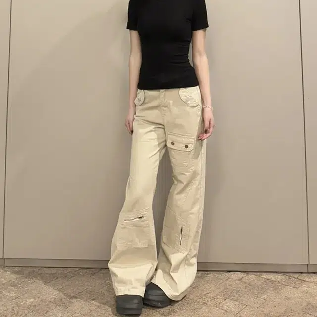 依钗 美式复古高街多口袋工装设计户外机能伐木裤高腰修身显瘦拖地休闲微喇叭牛仔裤 女款