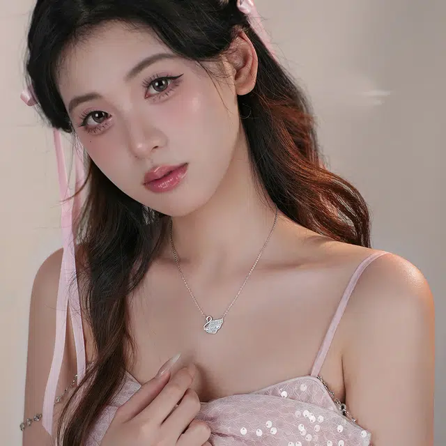 925