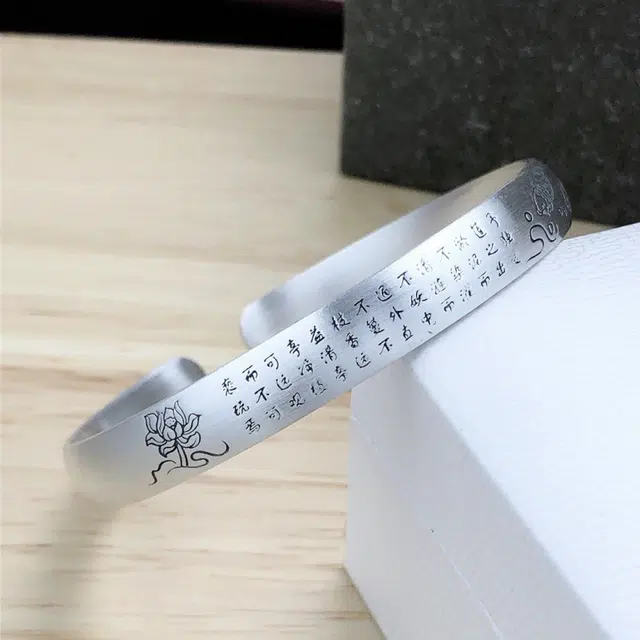 999