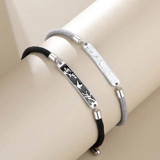 925