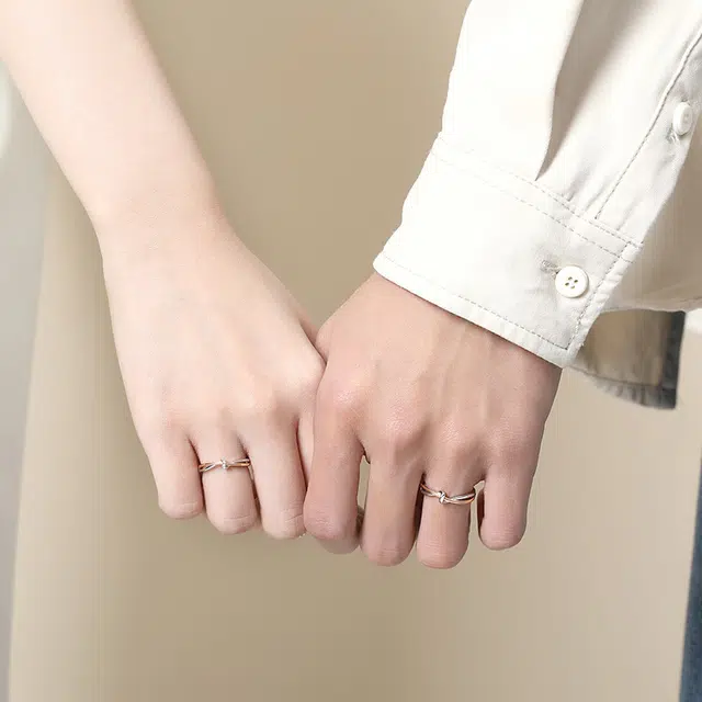 925