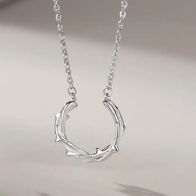 925