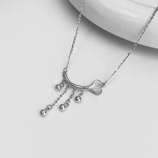 925