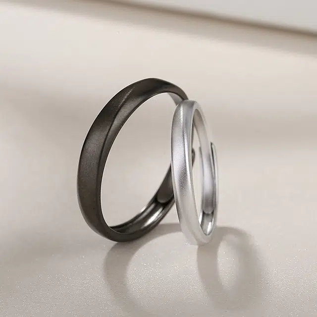 925