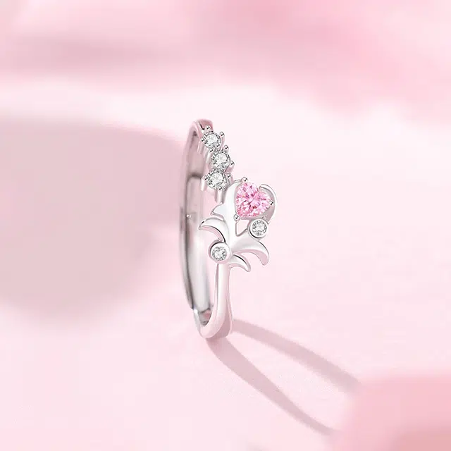 925