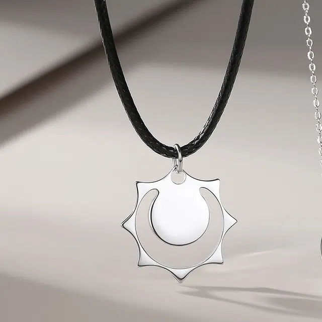 925