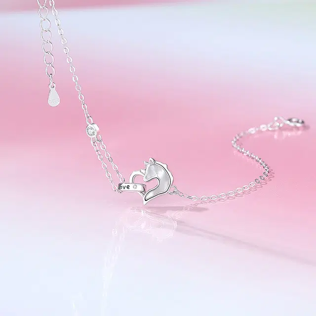 925