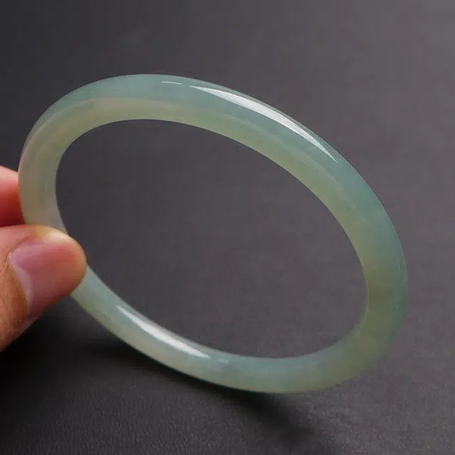 55.6mm