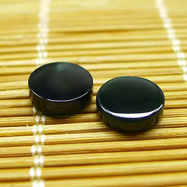 0.90g
