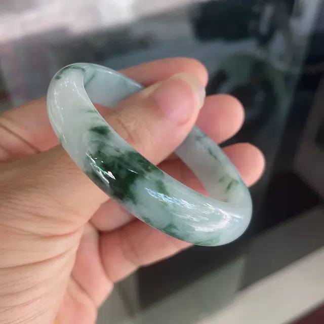菲燕 长口径 椭圆形贵妃玉镯 糯种 翡翠手镯 女款