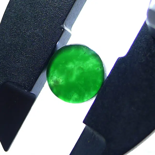 0.90g