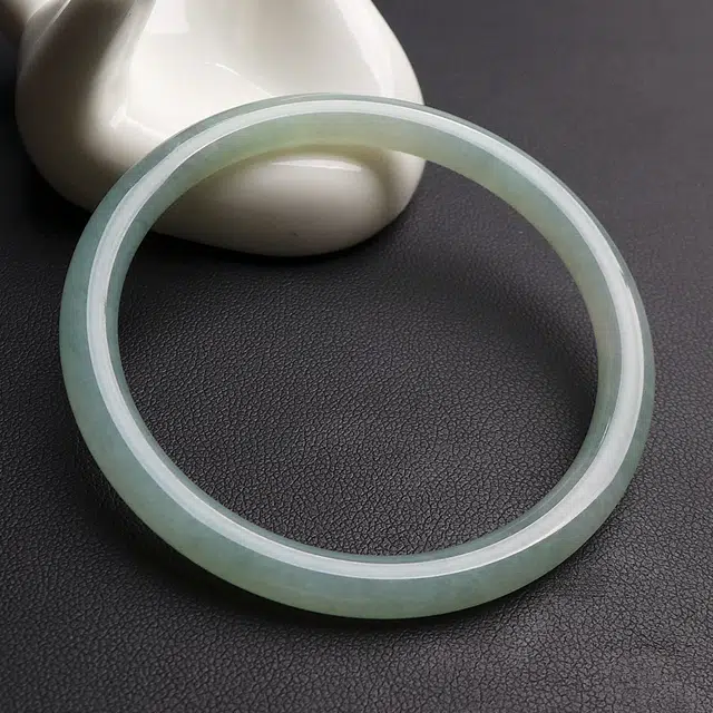 55.6mm
