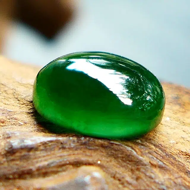 0.32g