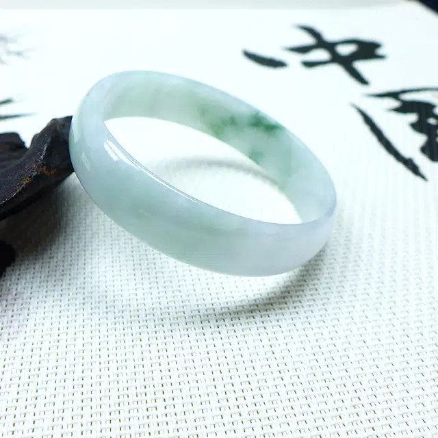 菲燕 飘花贵妃玉镯 糯种 翡翠手镯 女款