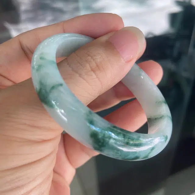 菲燕 长口径 椭圆形贵妃玉镯 糯种 翡翠手镯 女款