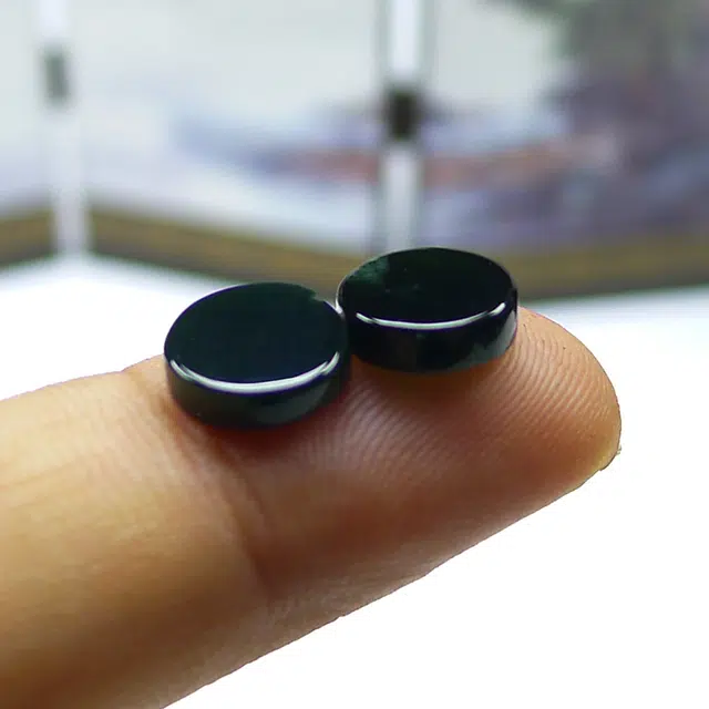 0.90g