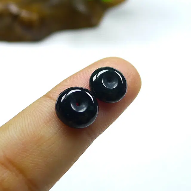 0.58g