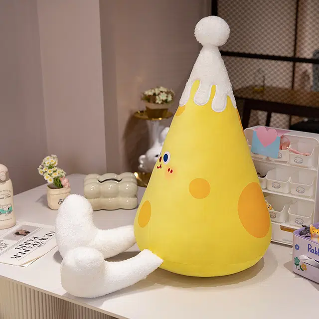 安之静雅 芝士草莓抱枕 可爱卡通 玩偶 毛绒公仔