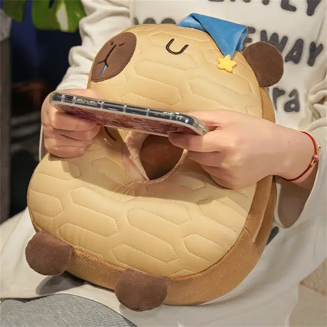 安之静雅 水豚乳胶冰丝午睡趴枕 玩偶周边