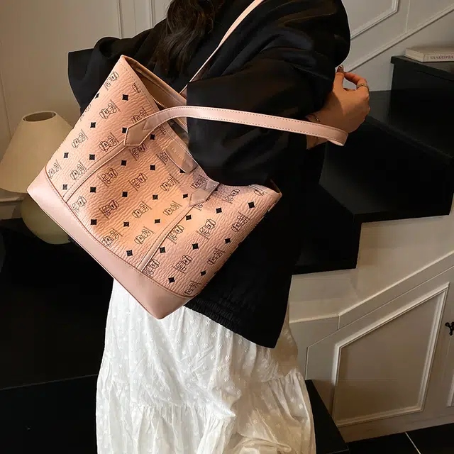 LUVISTRUE PU Tote