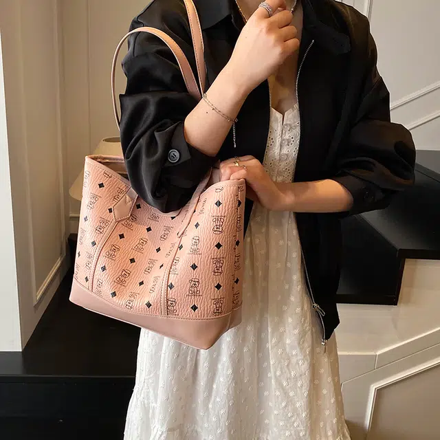 LUVISTRUE PU Tote