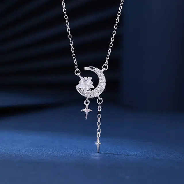 925